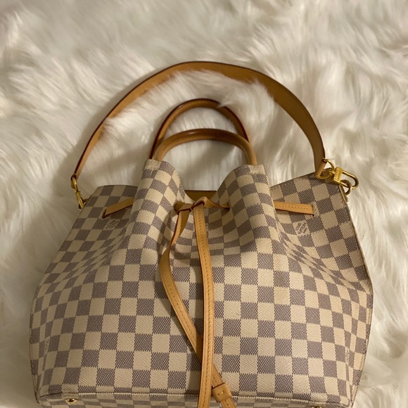 Louis Vuitton Girolata - Picture 8 of 14